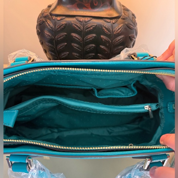 Lush Round Satchel - Vanessa Williams - Picture 5 of 5